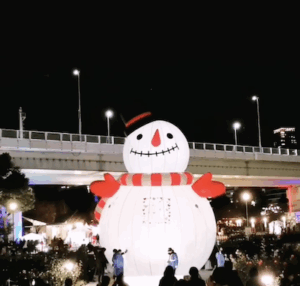 A photo of the inflatable giant snowman along the Nakanoshima promenade.