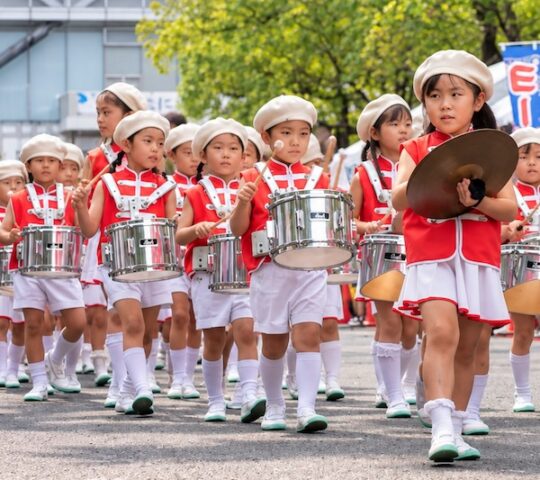 Tsurumi Comes Together for a Parade in the Park